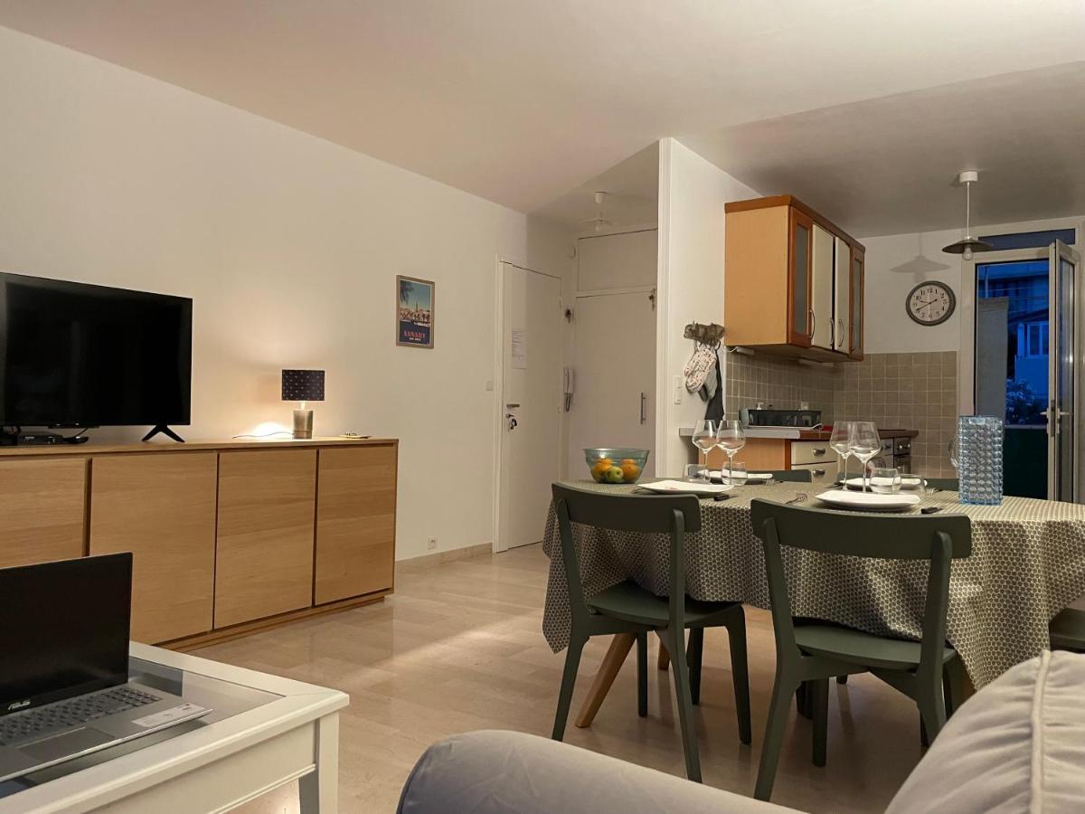 Appartement Les Pieds Dans L'Eau Сен-Мандрие-сюр-Мер Экстерьер фото