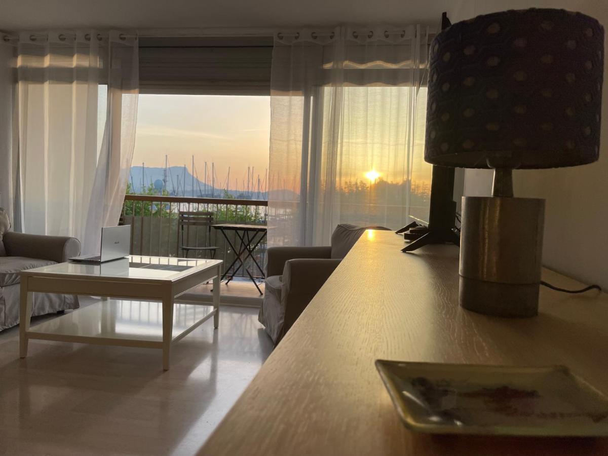 Appartement Les Pieds Dans L'Eau Сен-Мандрие-сюр-Мер Экстерьер фото